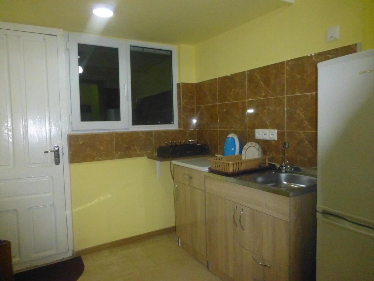 Room 1 Tbilisi Bagian luar foto